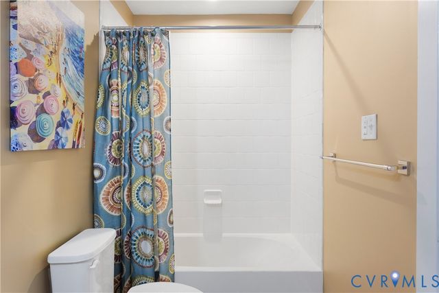 10513 Centralia Station Rd, Chester, VA 23831