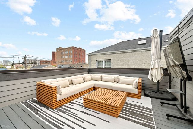 1701 S Jefferson Street, Chicago, IL 60616