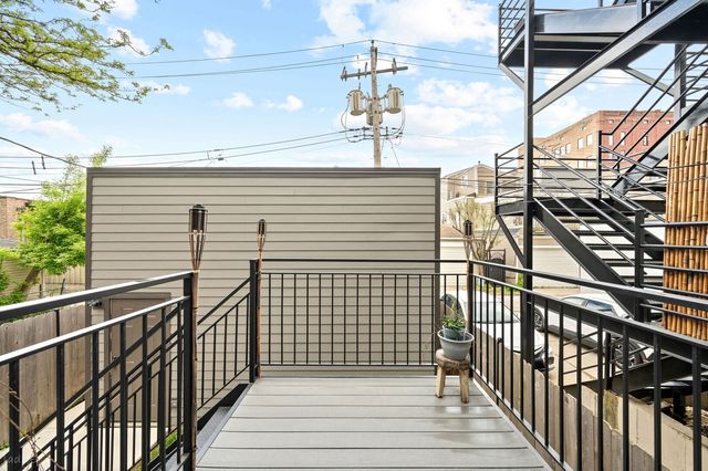 1701 S Jefferson Street, Chicago, IL 60616