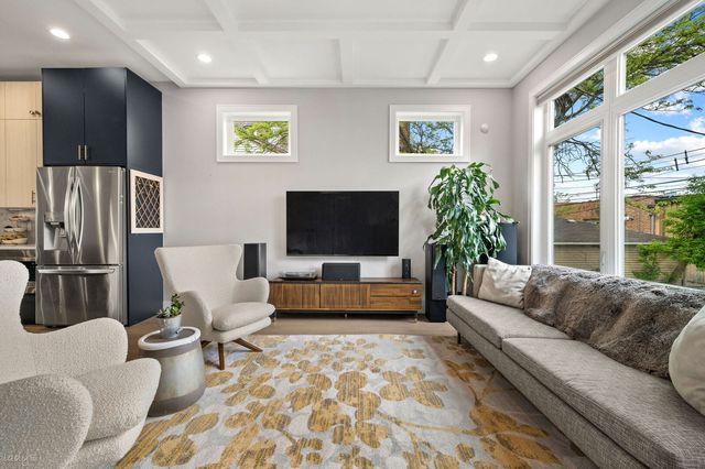 1701 S Jefferson Street, Chicago, IL 60616
