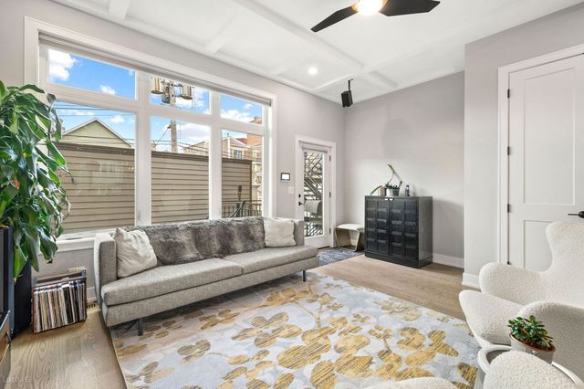 1701 S Jefferson Street, Chicago, IL 60616