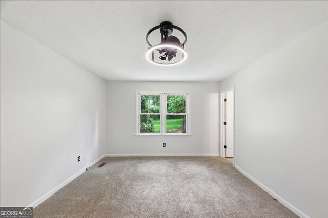 105 Elberta Drive, Newnan, GA 30265