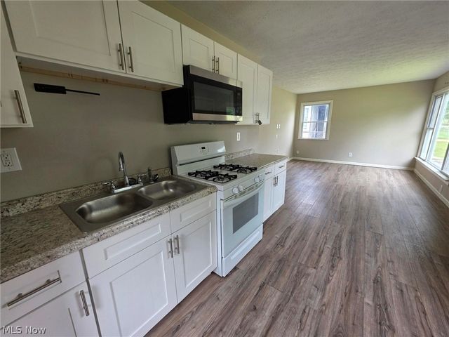 12813 Guardian Boulevard, Cleveland, OH 44135