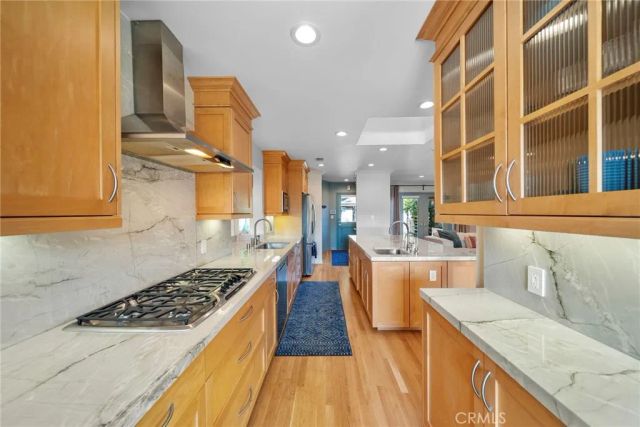 5035 Greenbush, Sherman Oaks, CA 91423