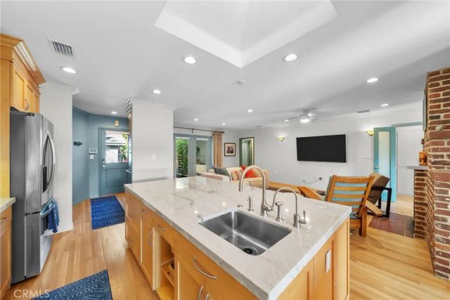 5035 Greenbush, Sherman Oaks, CA 91423