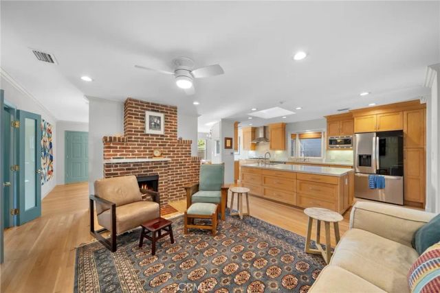 5035 Greenbush, Sherman Oaks, CA 91423