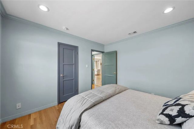 5035 Greenbush, Sherman Oaks, CA 91423