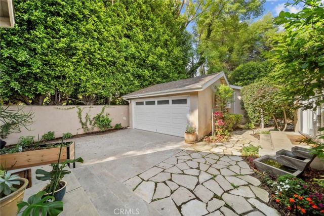 5035 Greenbush, Sherman Oaks, CA 91423