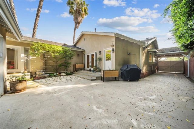 5035 Greenbush, Sherman Oaks, CA 91423