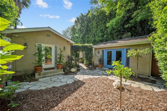 5035 Greenbush, Sherman Oaks, CA 91423