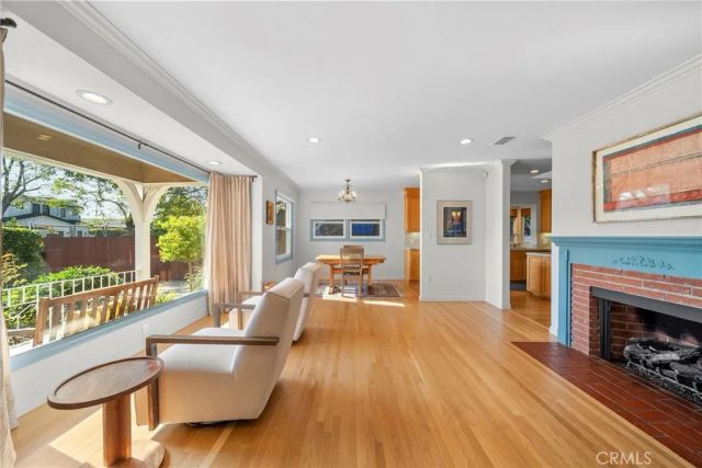 5035 Greenbush, Sherman Oaks, CA 91423