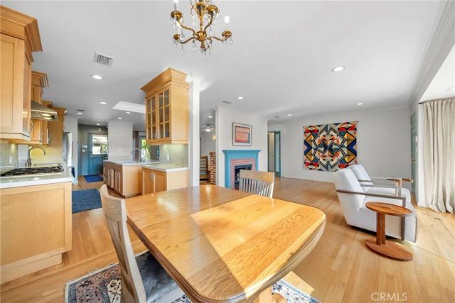 5035 Greenbush, Sherman Oaks, CA 91423