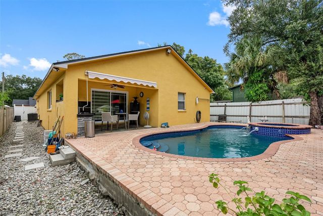 10407 N WOODMERE ROAD, Tampa, FL 33617