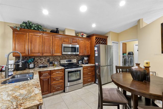 10407 N WOODMERE ROAD, Tampa, FL 33617