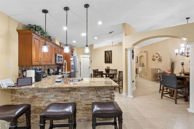 10407 N WOODMERE ROAD, Tampa, FL 33617