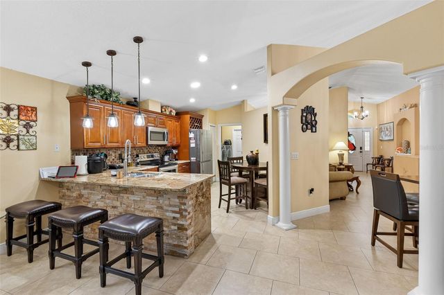 10407 N WOODMERE ROAD, Tampa, FL 33617