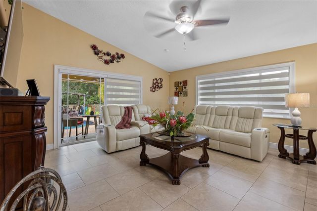 10407 N WOODMERE ROAD, Tampa, FL 33617