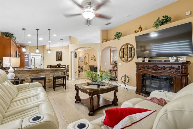 10407 N WOODMERE ROAD, Tampa, FL 33617