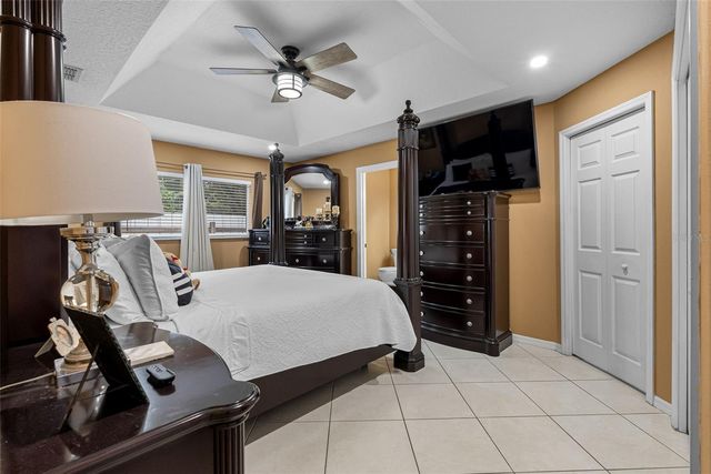 10407 N WOODMERE ROAD, Tampa, FL 33617