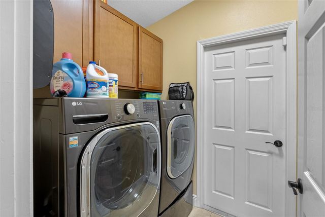 10407 N WOODMERE ROAD, Tampa, FL 33617