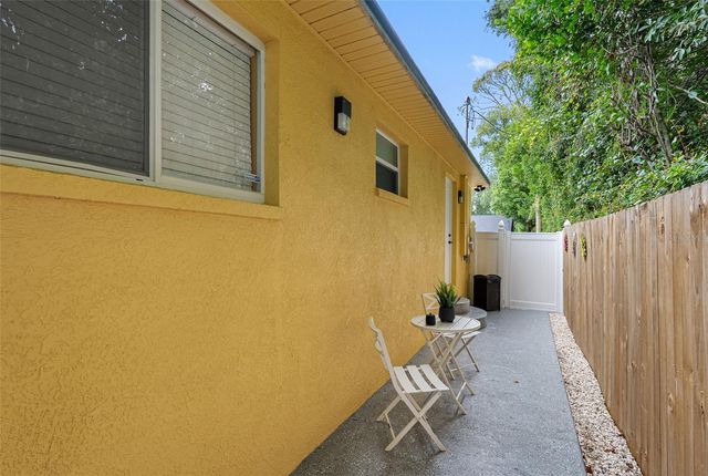 10407 N WOODMERE ROAD, Tampa, FL 33617