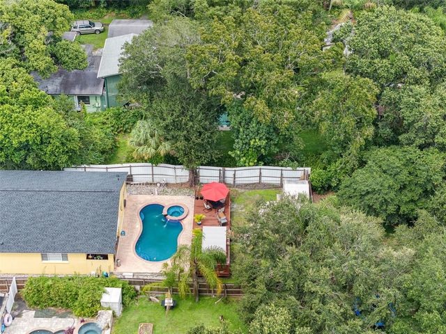 10407 N WOODMERE ROAD, Tampa, FL 33617