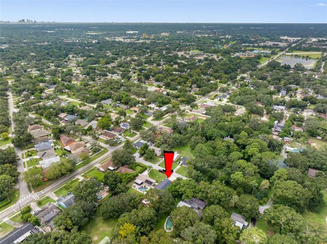 10407 N WOODMERE ROAD, Tampa, FL 33617