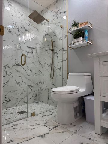 10407 N WOODMERE ROAD, Tampa, FL 33617