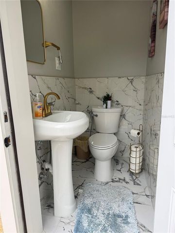 10407 N WOODMERE ROAD, Tampa, FL 33617