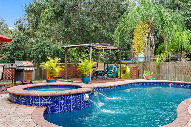 10407 N WOODMERE ROAD, Tampa, FL 33617