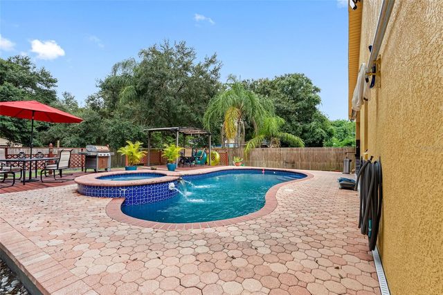 10407 N WOODMERE ROAD, Tampa, FL 33617