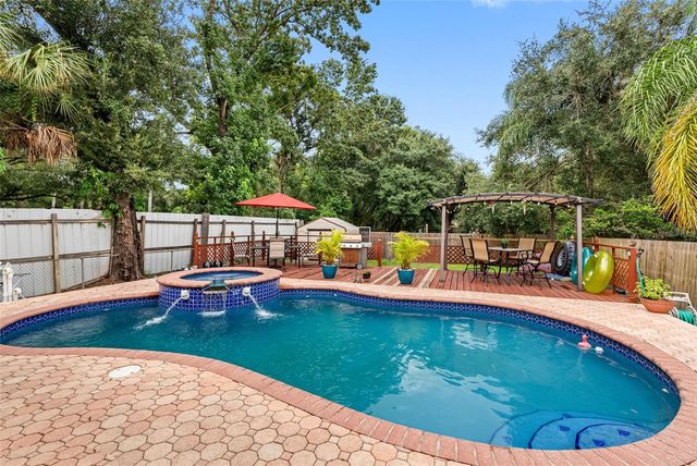 10407 N WOODMERE ROAD, Tampa, FL 33617