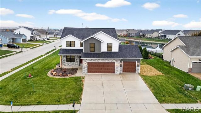 421 Chamberlain, Troy, IL 62294