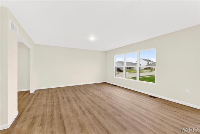 421 Chamberlain, Troy, IL 62294