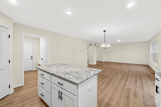 421 Chamberlain, Troy, IL 62294