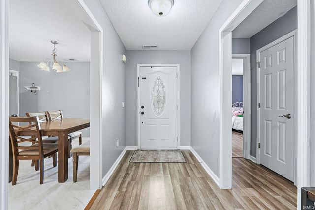 7826 Noble Ridge, Fort Wayne, IN 46825