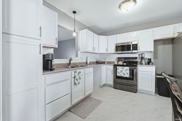 7826 Noble Ridge, Fort Wayne, IN 46825