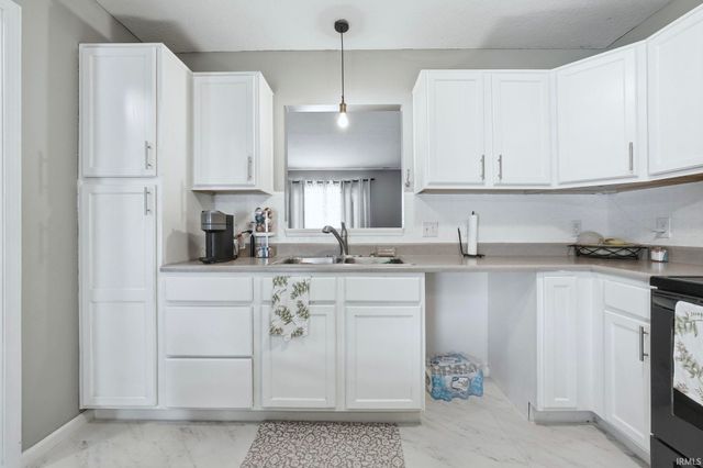 7826 Noble Ridge, Fort Wayne, IN 46825