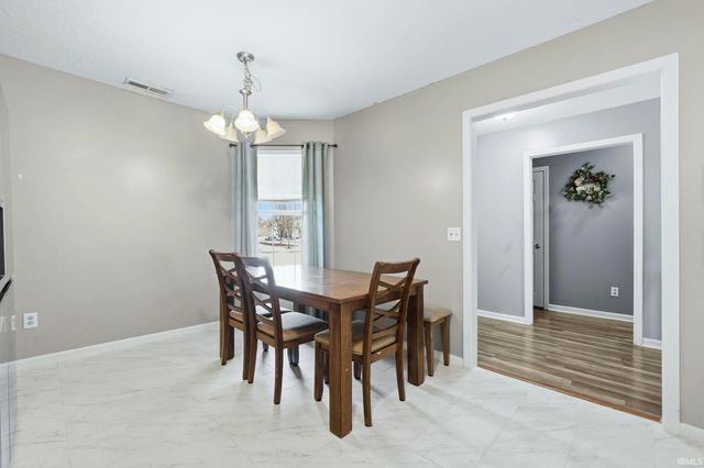 7826 Noble Ridge, Fort Wayne, IN 46825