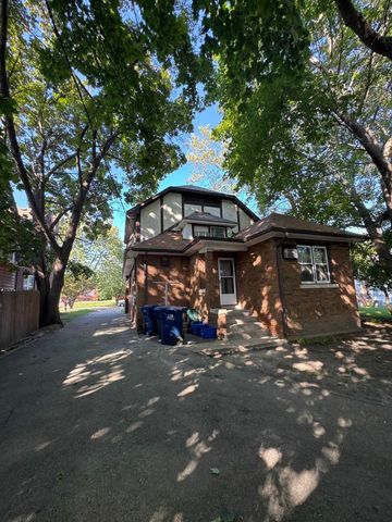 621 W Keith Avenue, Waukegan, IL 60085