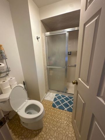 621 W Keith Avenue, Waukegan, IL 60085