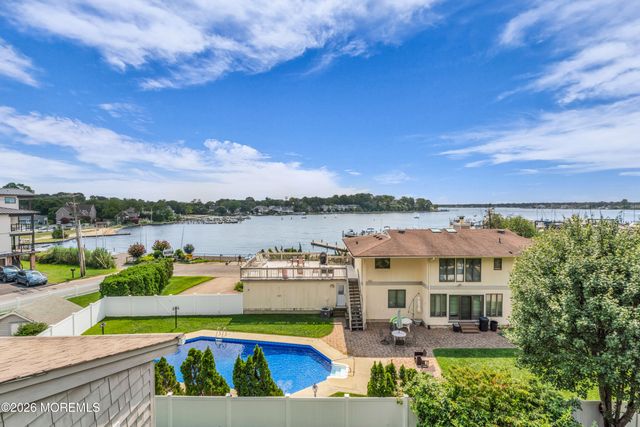 1421 Summit Place, Toms River, NJ 08753