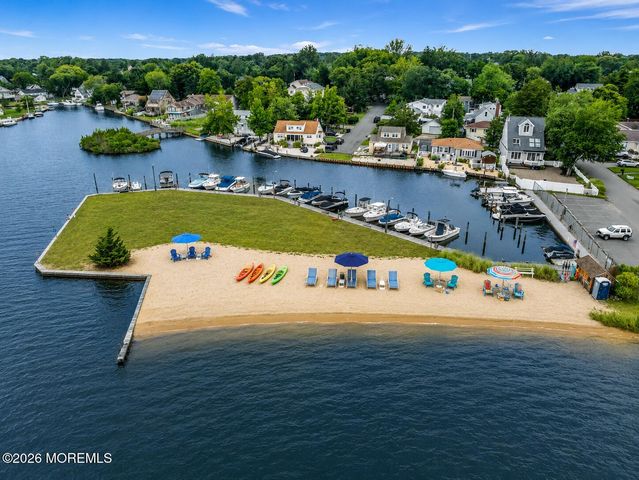 1421 Summit Place, Toms River, NJ 08753