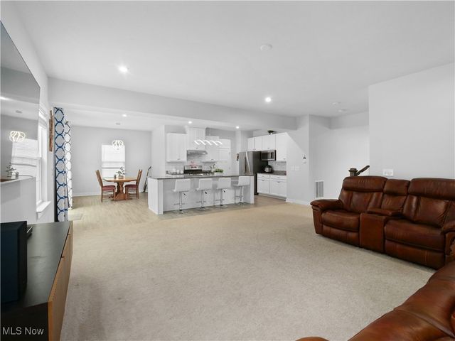 1678 Duncan Way, Streetsboro, OH 44241