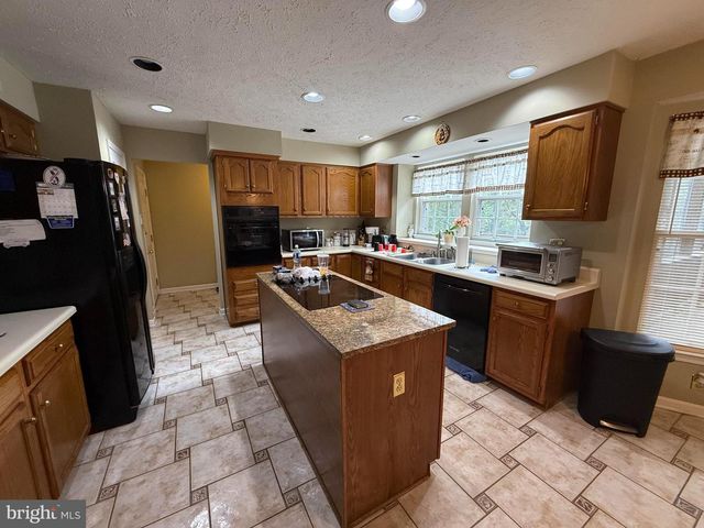 18200 LITTLEBROOKE DR, Olney, MD 20832