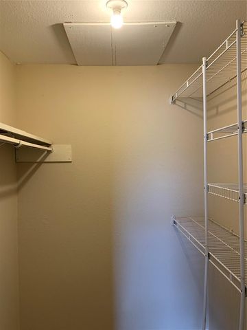 2501 Gulf Freeway 280B, Dickinson, TX 77539