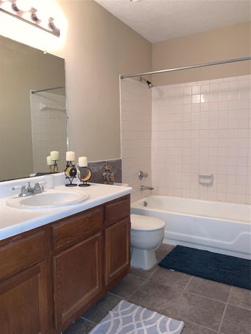 2501 Gulf Freeway 280B, Dickinson, TX 77539