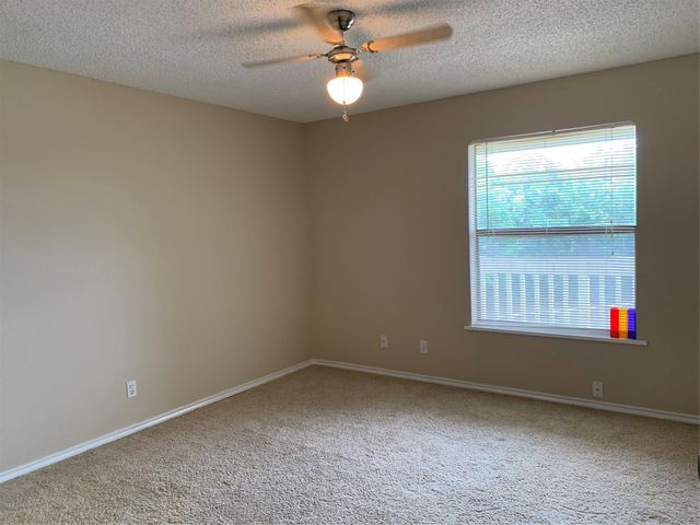 2501 Gulf Freeway 280B, Dickinson, TX 77539