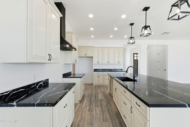 2079 W MOON DUST Trail, San Tan Valley, AZ 85144