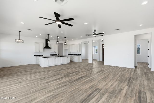 2079 W MOON DUST Trail, San Tan Valley, AZ 85144